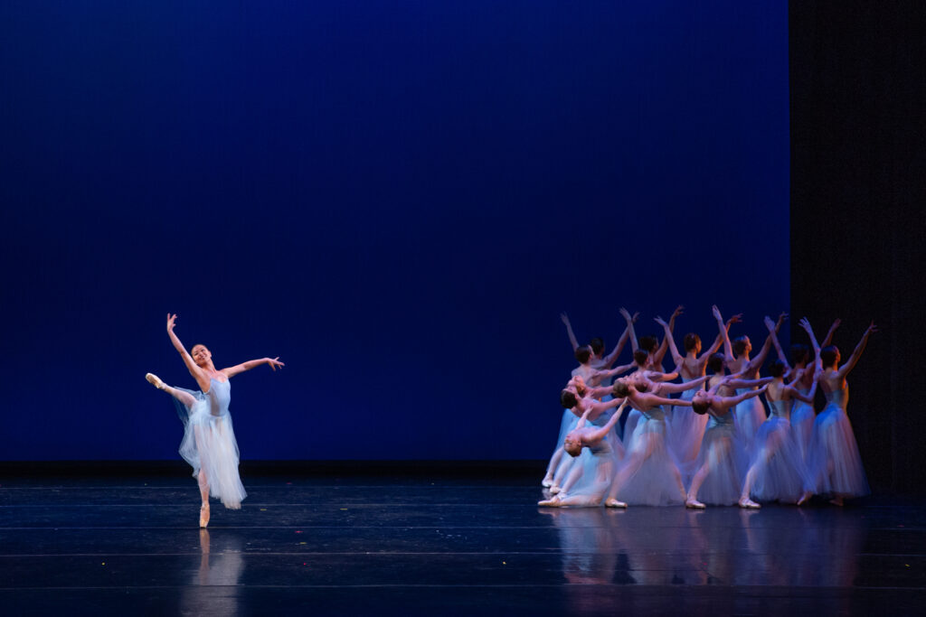 BalletMet Trainees dancing George Balanchine's Serenade, Professional dance, Professional Dancer